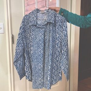 Blue and white button up collared shirt size 1x.